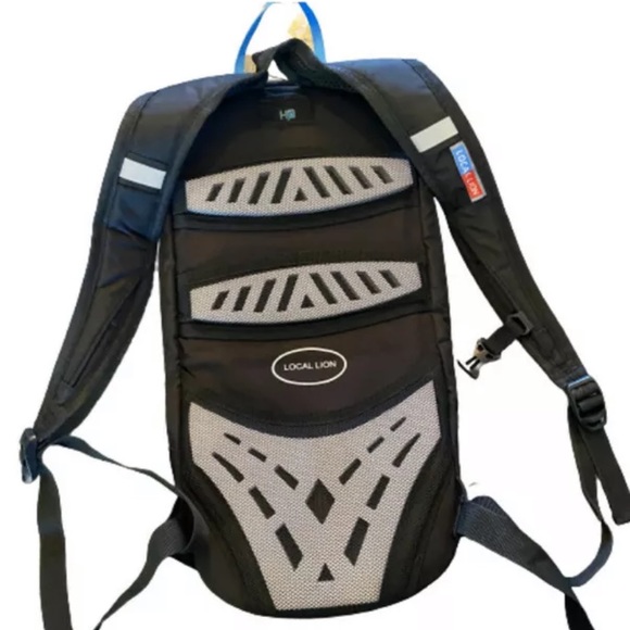 Local Lion Backpack Outdoor Sports Light Padded Running Biking Hiking - Picture 2 of 7